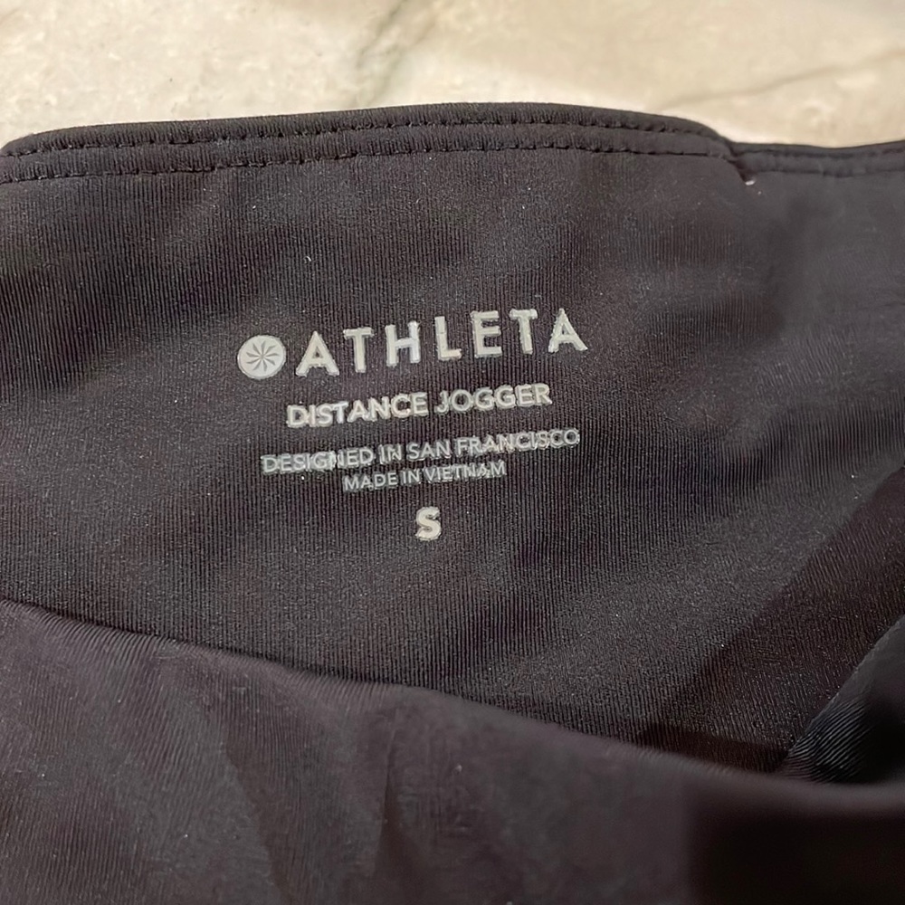 NWT ATHLETA Distance Jogger In Lightweight Doby Iron Black S